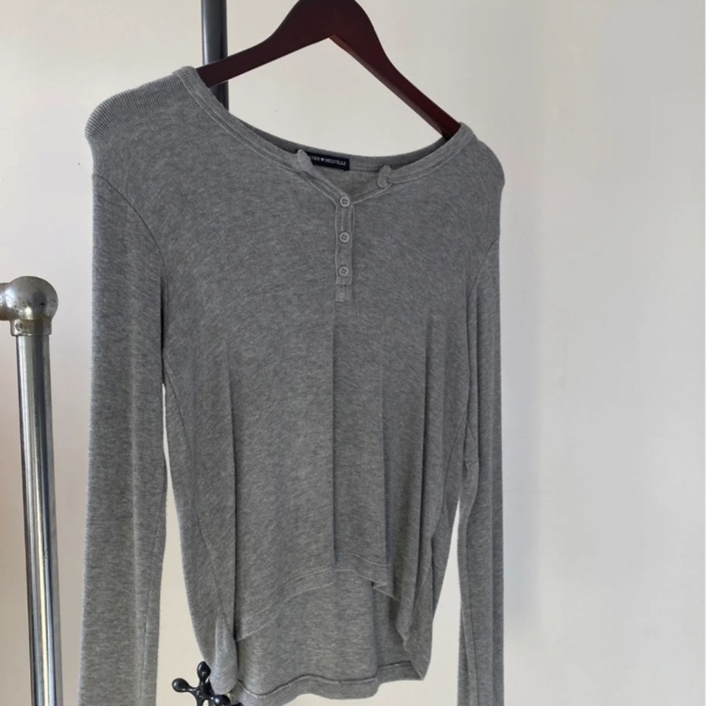 New Brandy Melville Long Sleeve Crop Henley Top